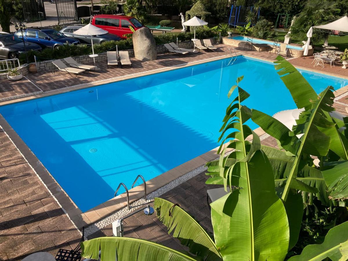 Residence Segattini Riva del Garda Bagian luar foto