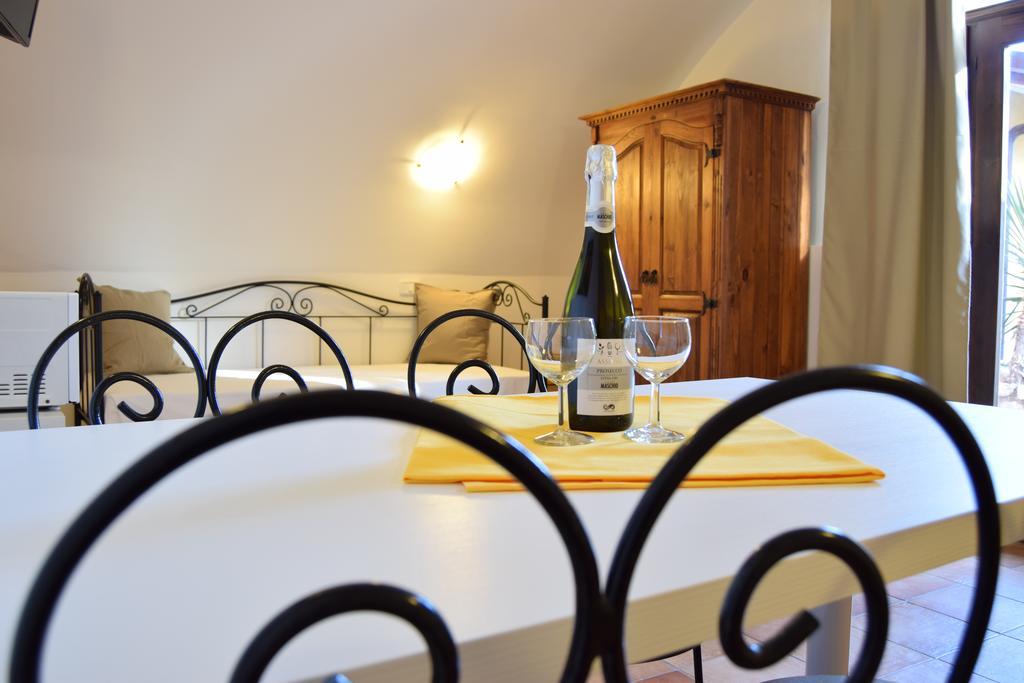 Residence Segattini Riva del Garda Bagian luar foto