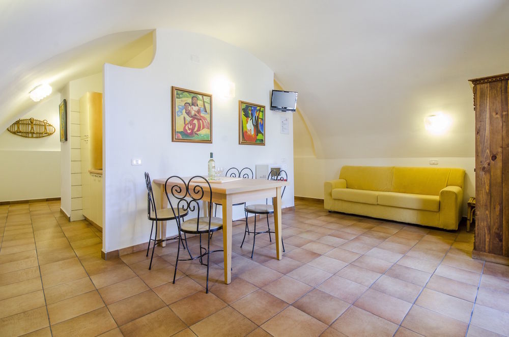 Residence Segattini Riva del Garda Bagian luar foto